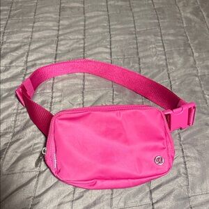 Lululemon Everywhere Belt Bag Sonic Pink